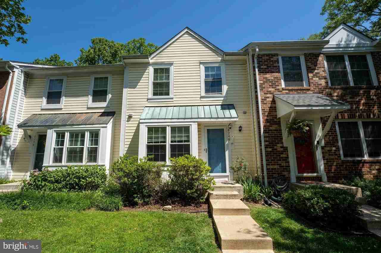 18246 Fox Chase Cir