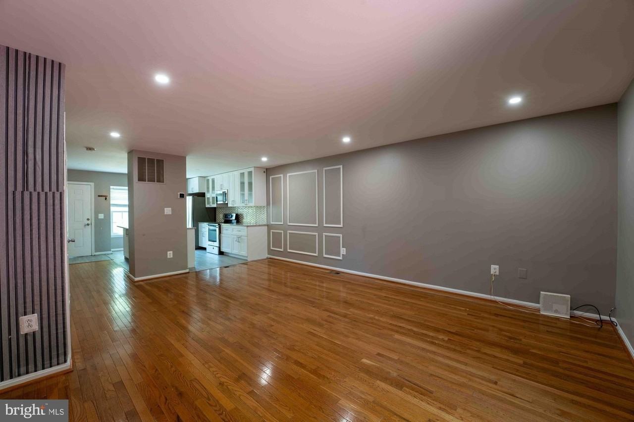 18246 Fox Chase Cir - Photo 4 of 28