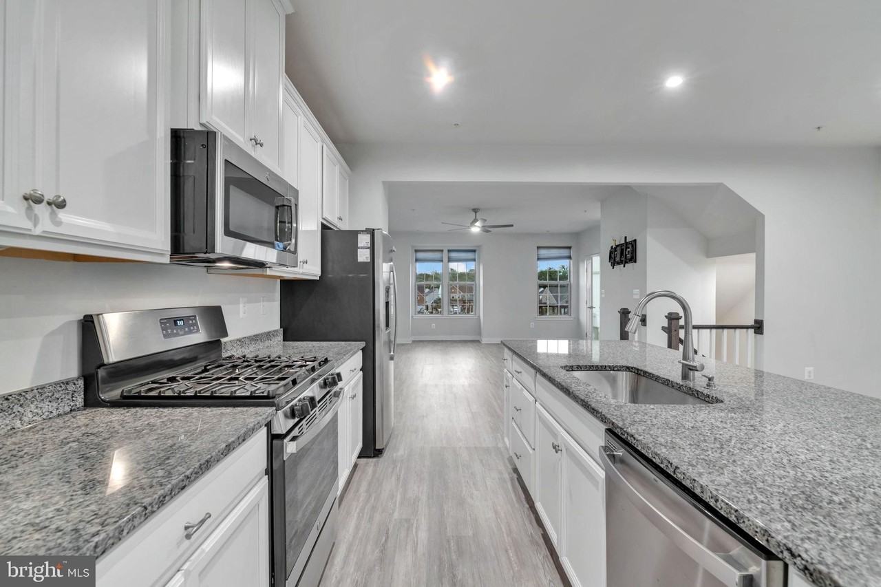 14737 Earl Mitchell Ave #E - Photo 2 of 38