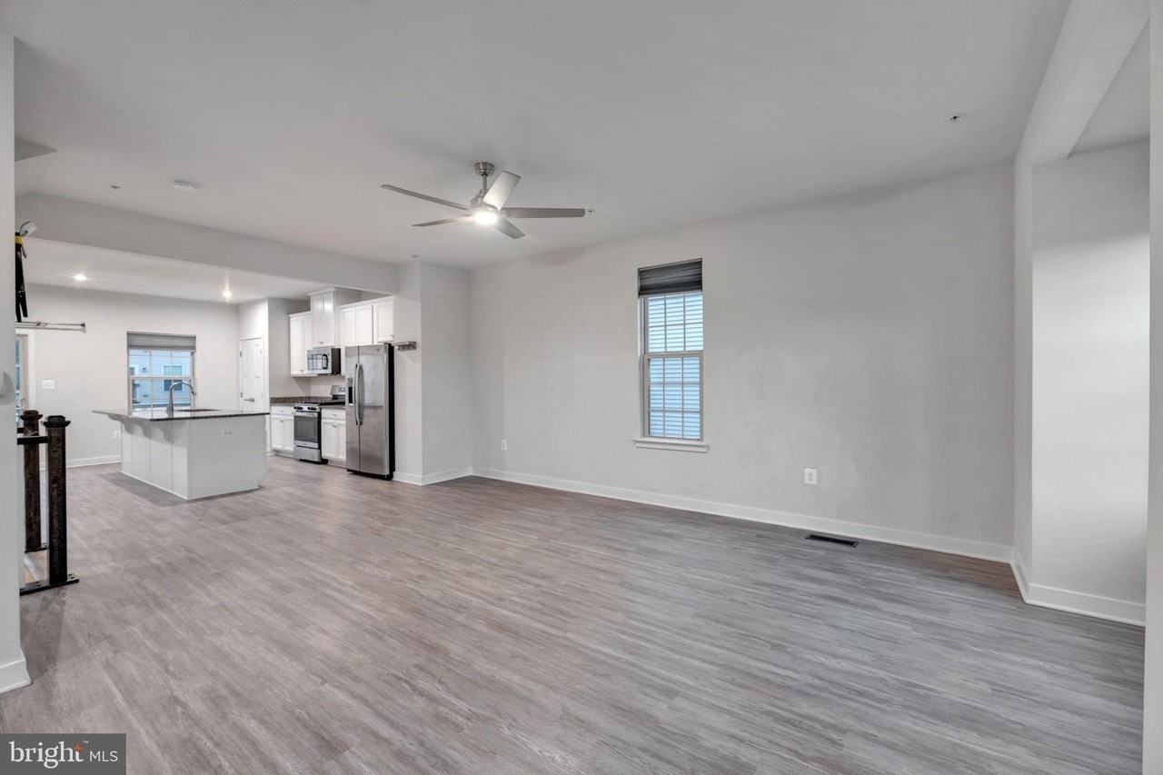 14737 Earl Mitchell Ave #E - Photo 7 of 38