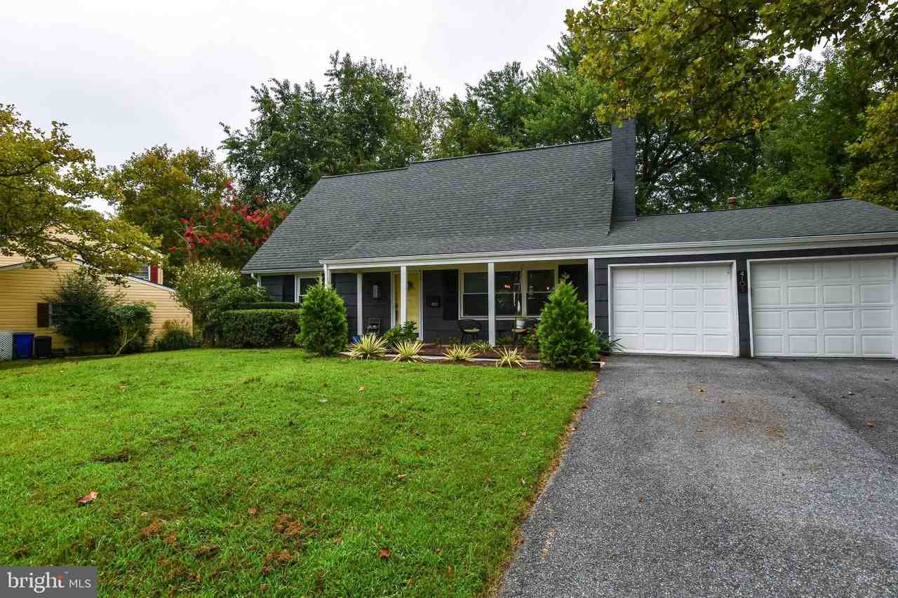 4105 Yardley Ct - Photo 4 of 50