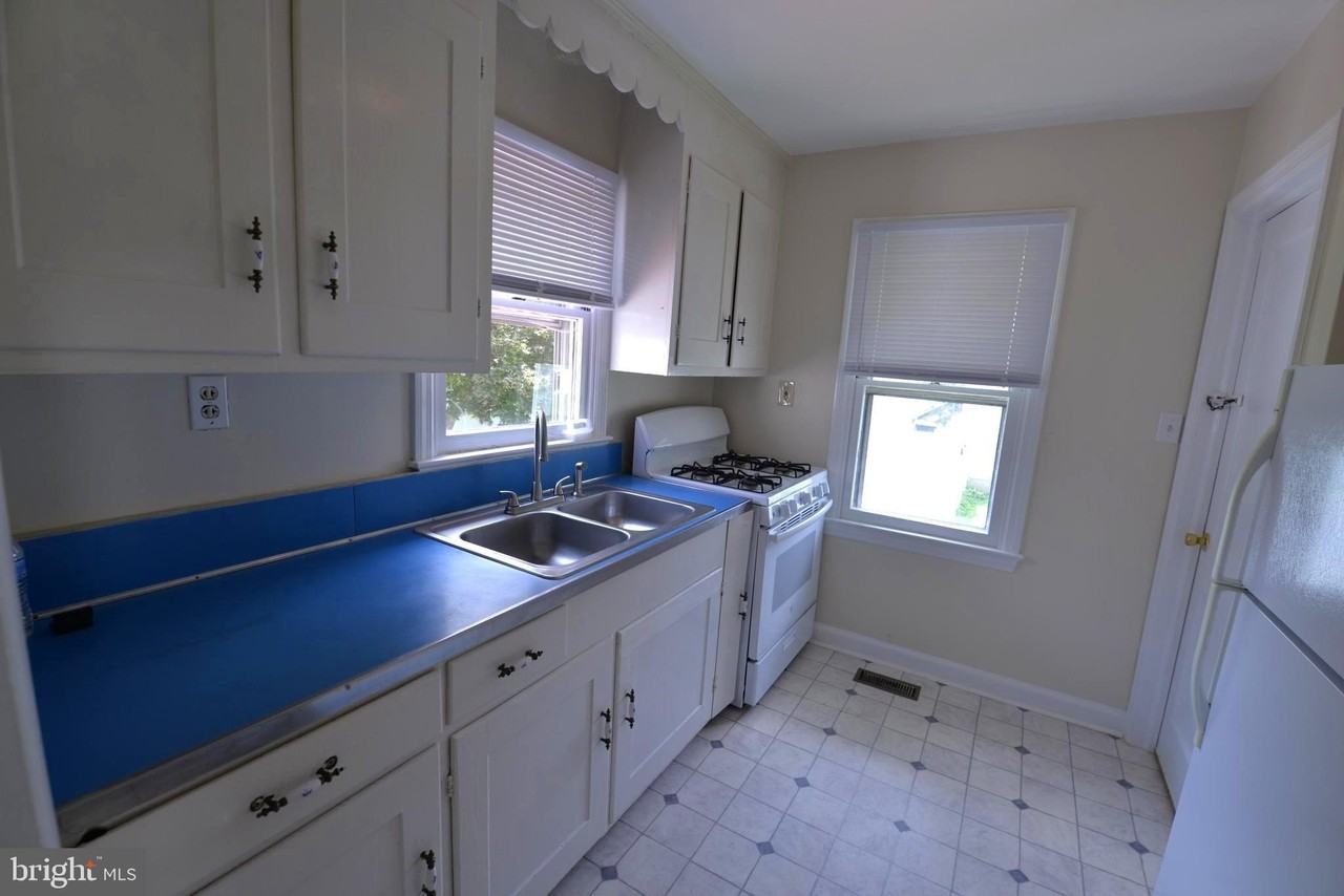 116 Walnut St - Photo 5 of 14