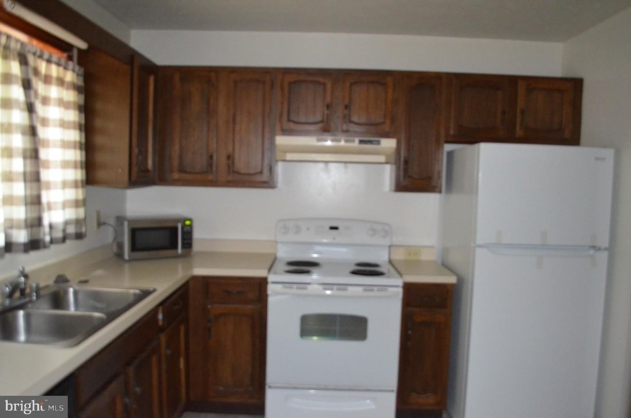 44670 Scarlet Oak Ct - Photo 2 of 3
