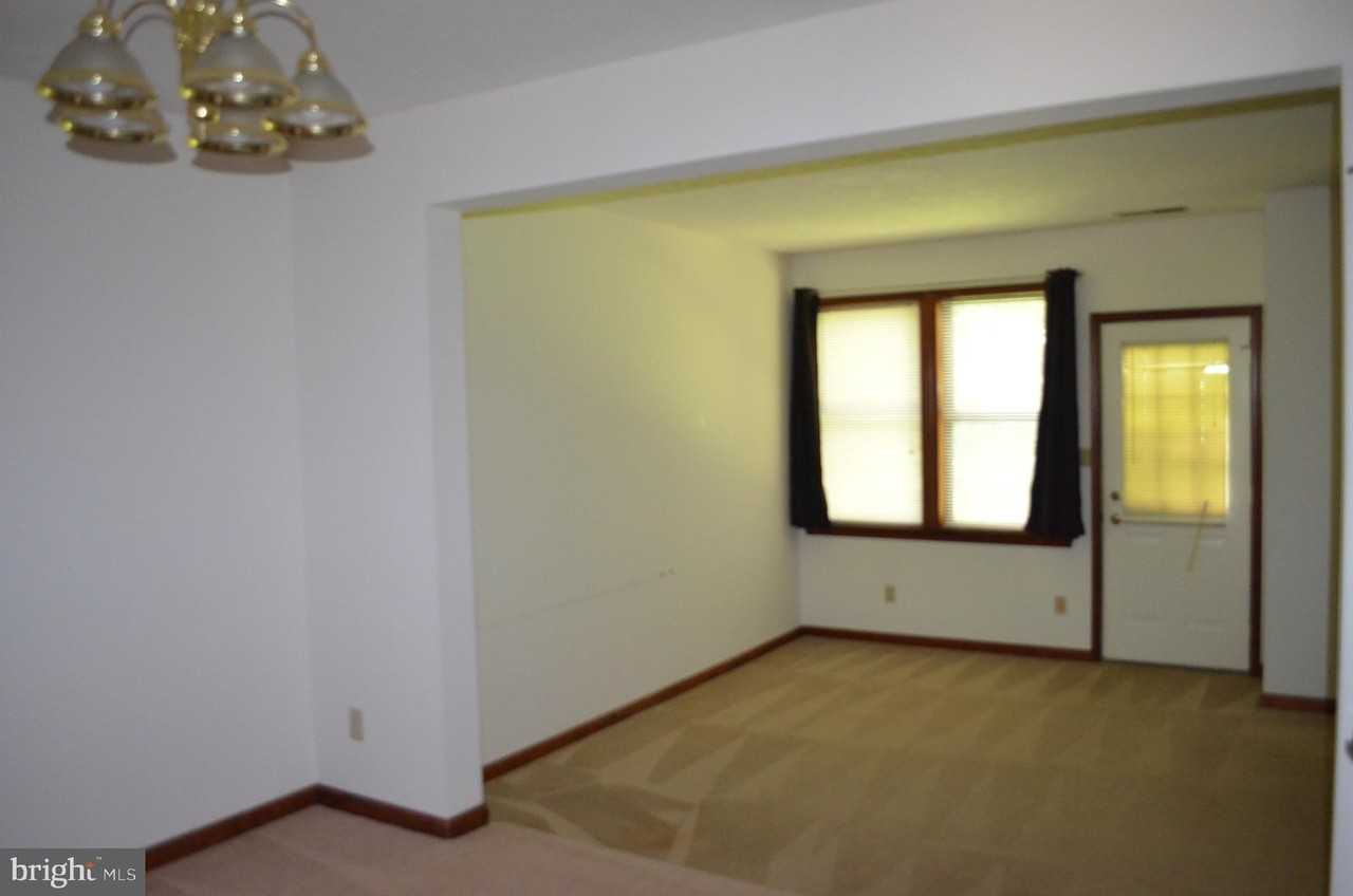 44670 Scarlet Oak Ct - Photo 3 of 3
