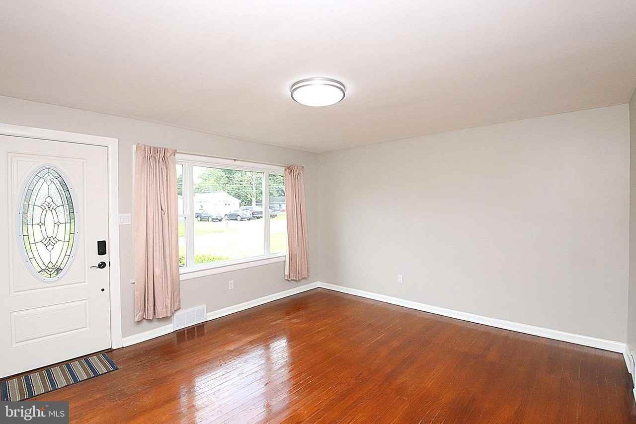 12113 Walnut Point Rd - Photo 5 of 29