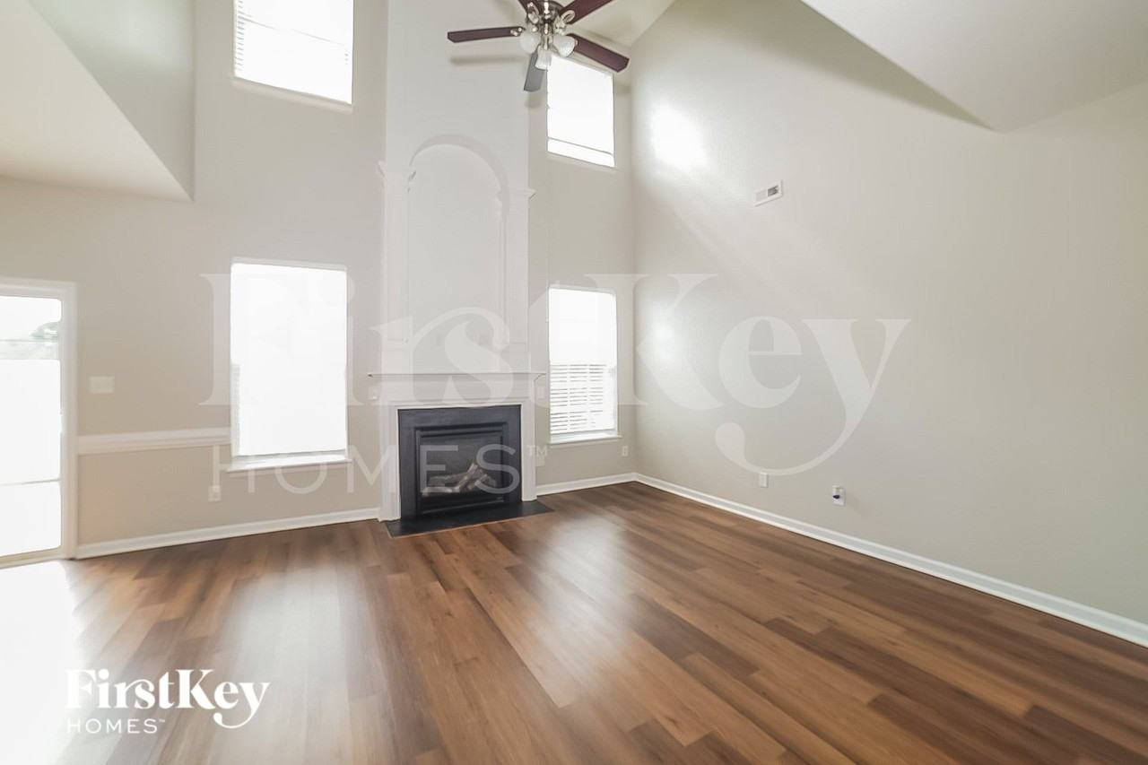121 Fining Ct - Photo 2 of 15