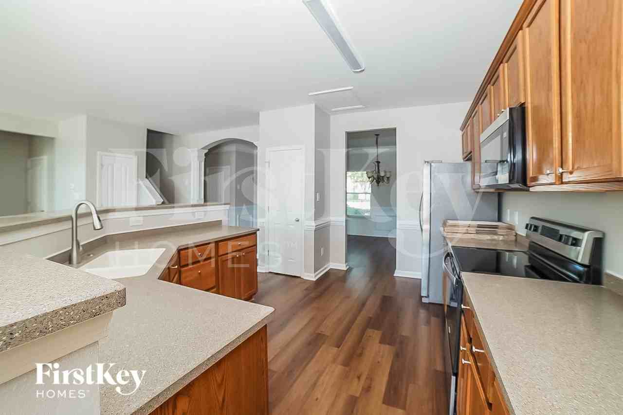 121 Fining Ct - Photo 5 of 15