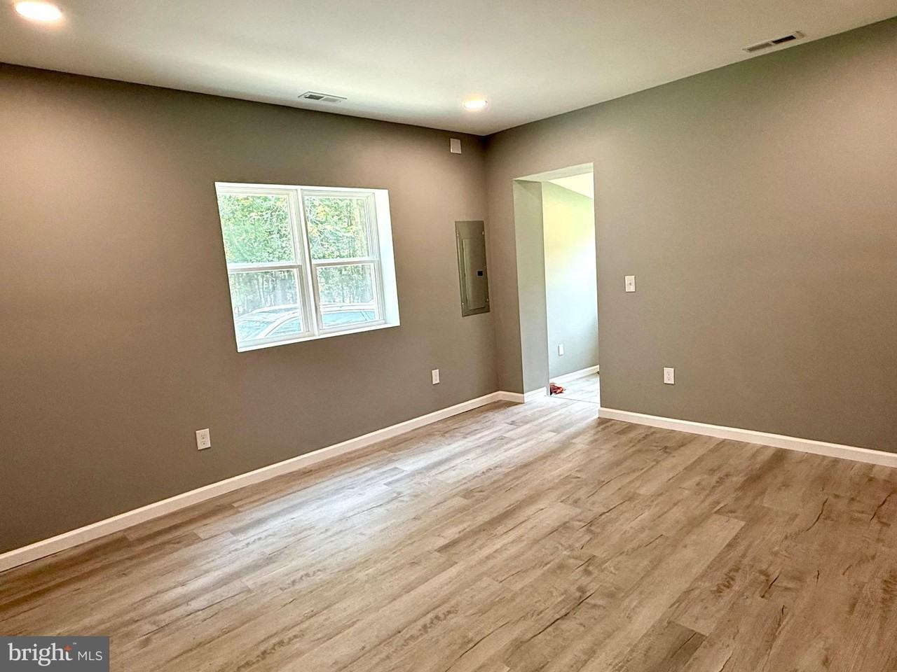 4001 N Lakeshore Dr - Photo 6 of 17
