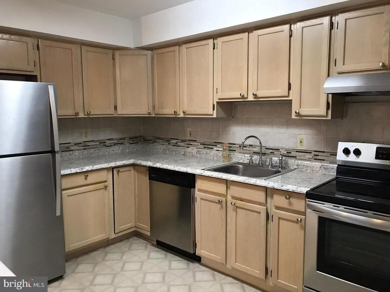 321 Walden Cir - Photo 3 of 20