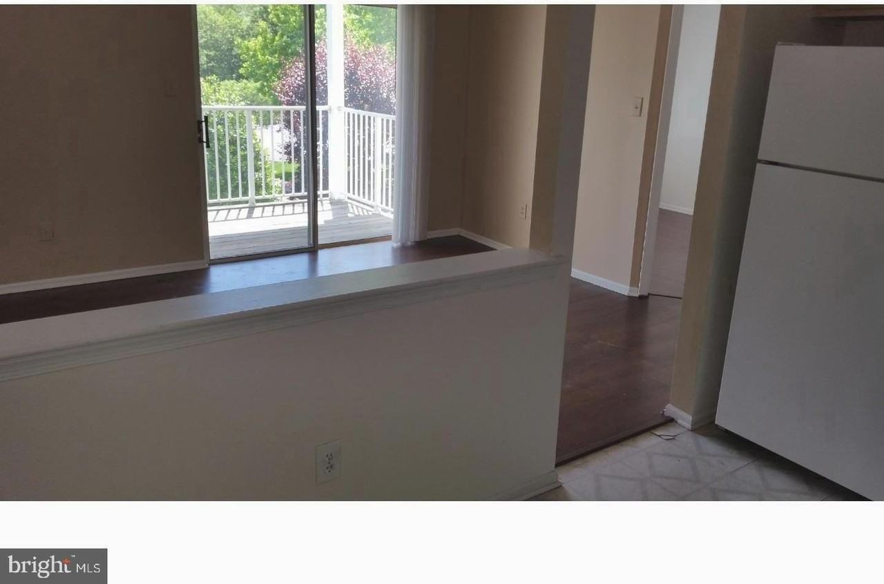 321 Walden Cir - Photo 4 of 20