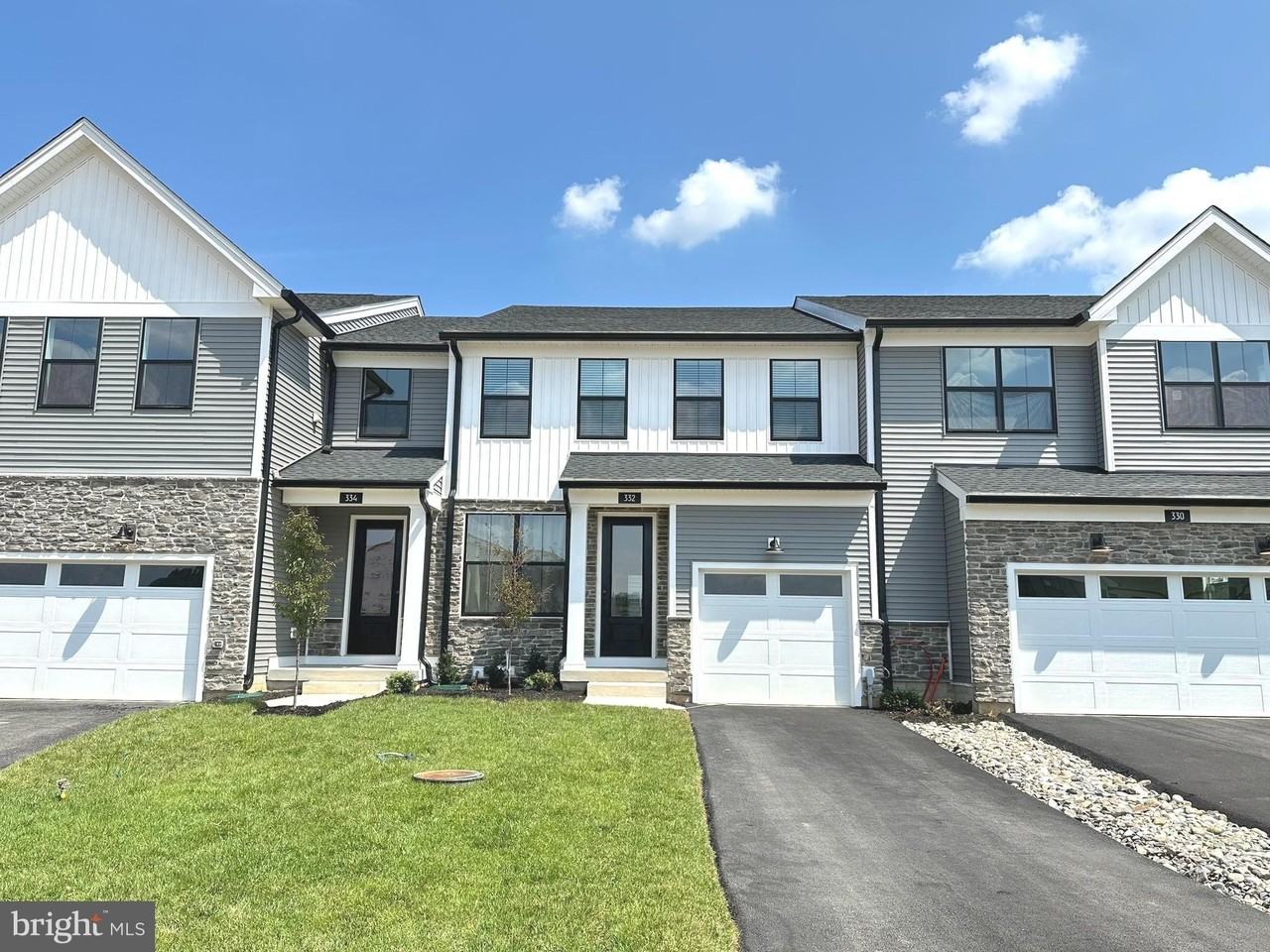 332 Aspen Way - Photo 3 of 38