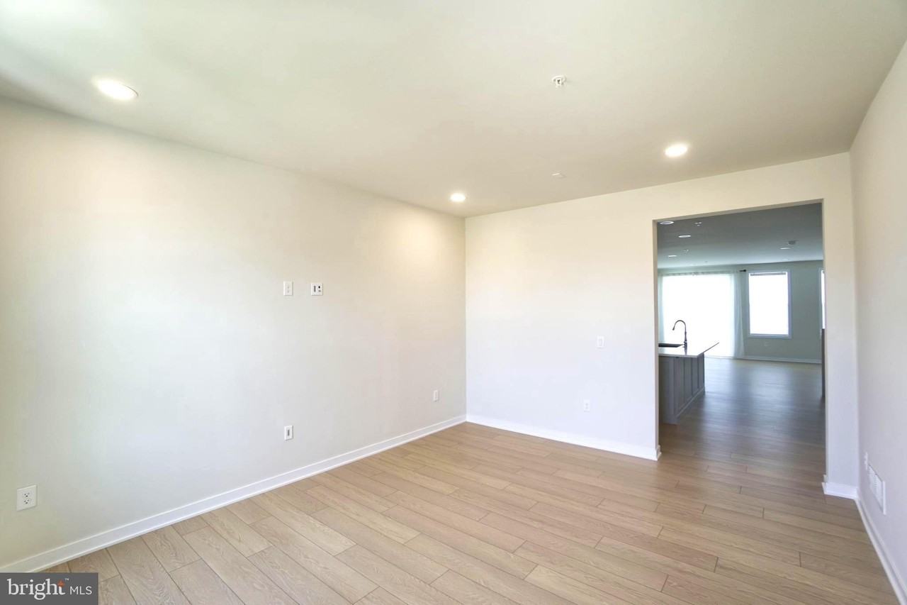 332 Aspen Way - Photo 5 of 38