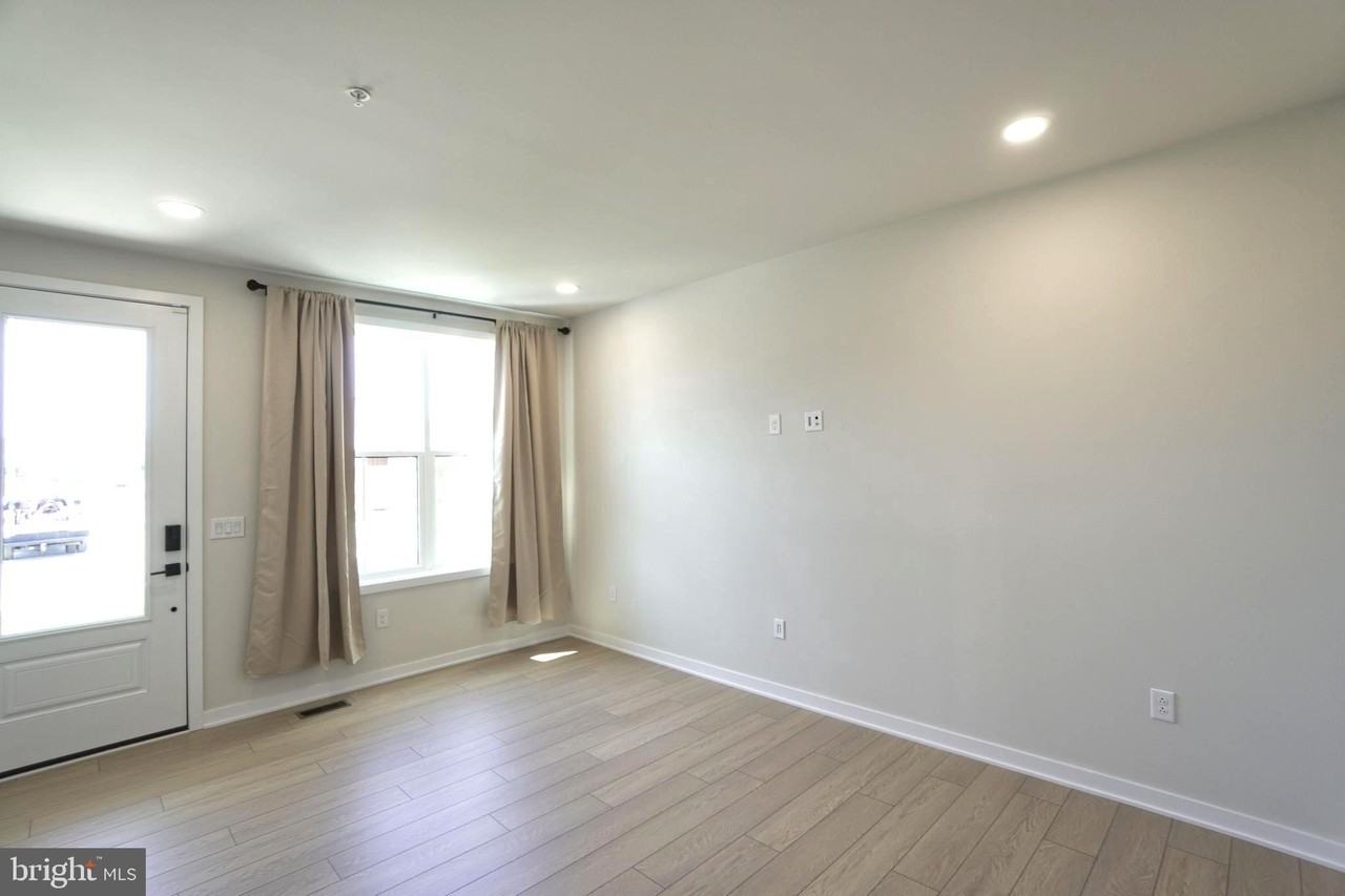 332 Aspen Way - Photo 6 of 38