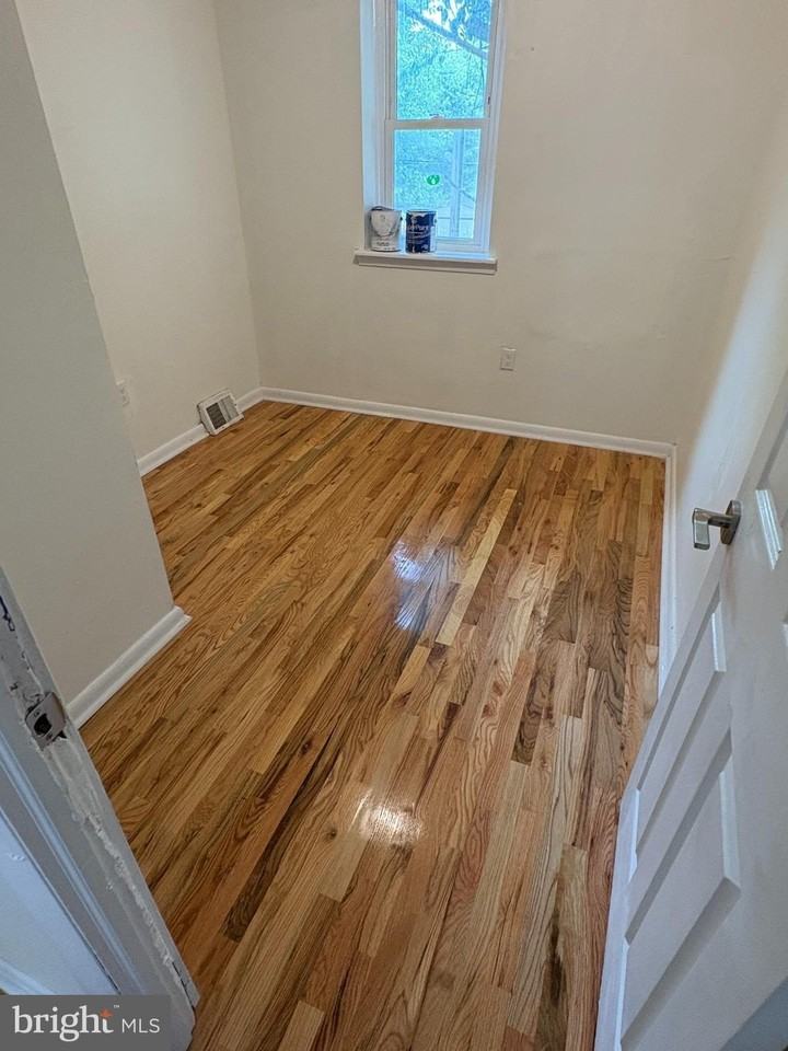 1831 E Orleans St - Photo 6 of 9