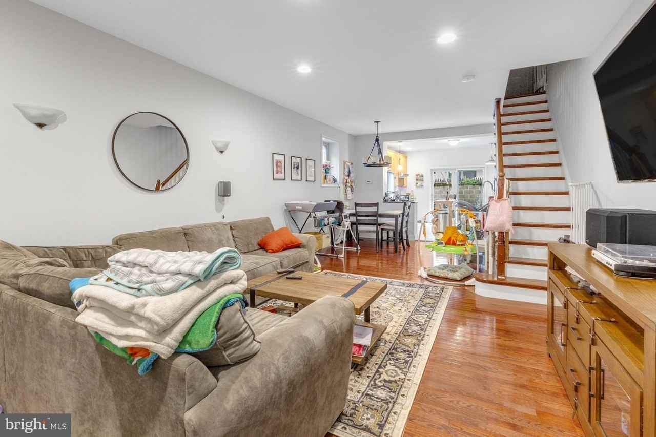 1202 Gerritt St - Photo 2 of 20