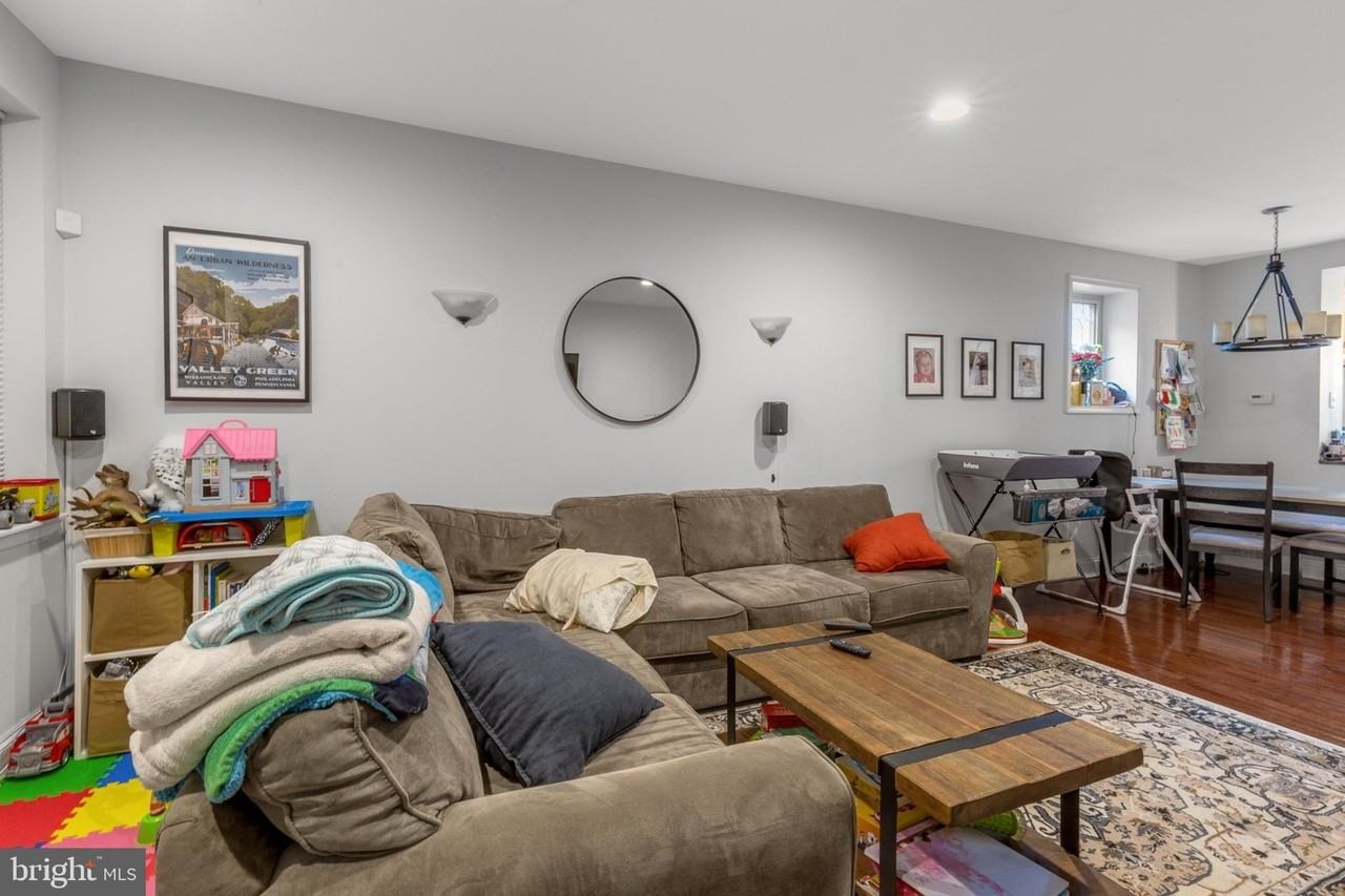 1202 Gerritt St - Photo 3 of 20
