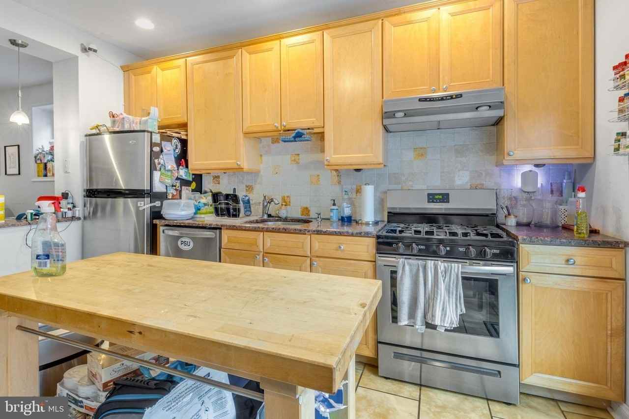 1202 Gerritt St - Photo 7 of 20