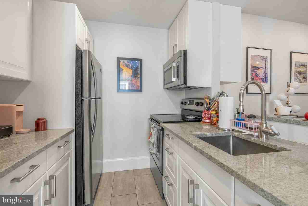 2302 Spruce St #3 - Photo 3 of 12