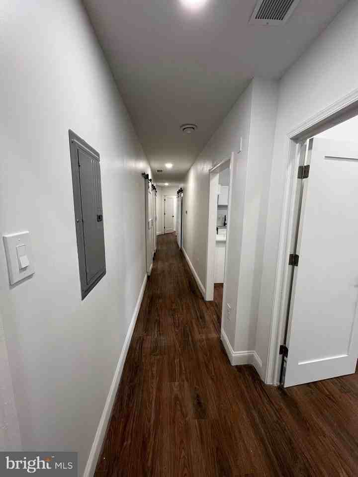 2145 Elkins Ave #B - Photo 4 of 22