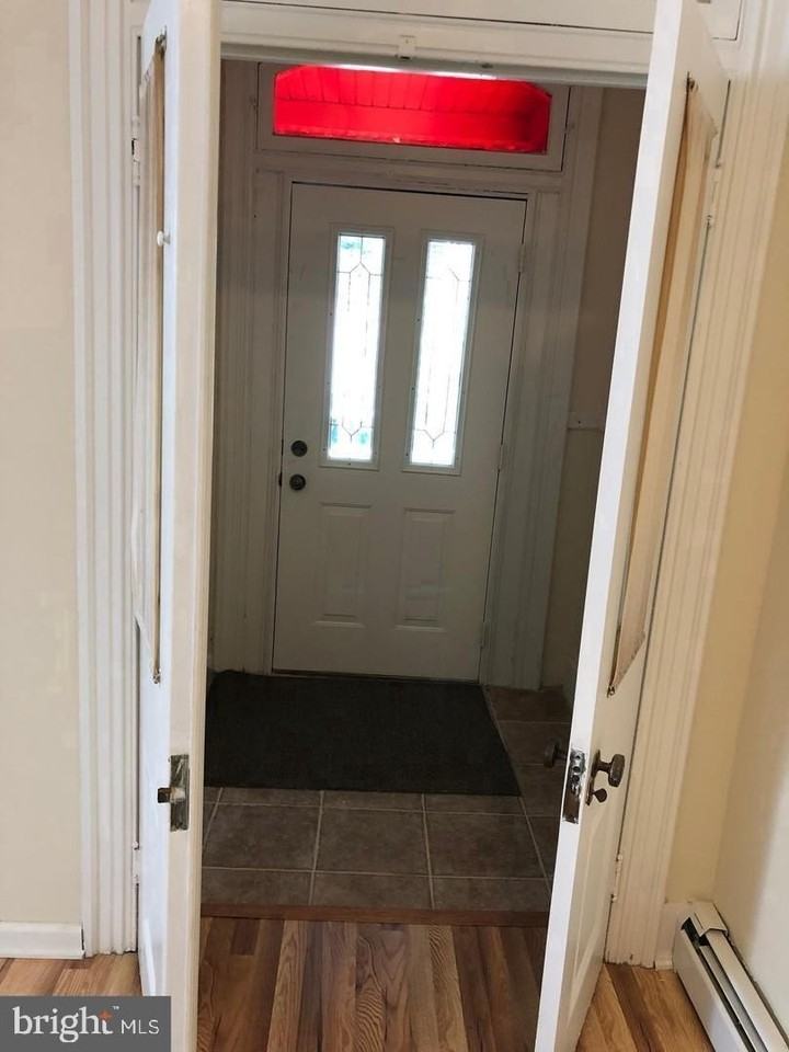 247 Green Ln - Photo 3 of 25