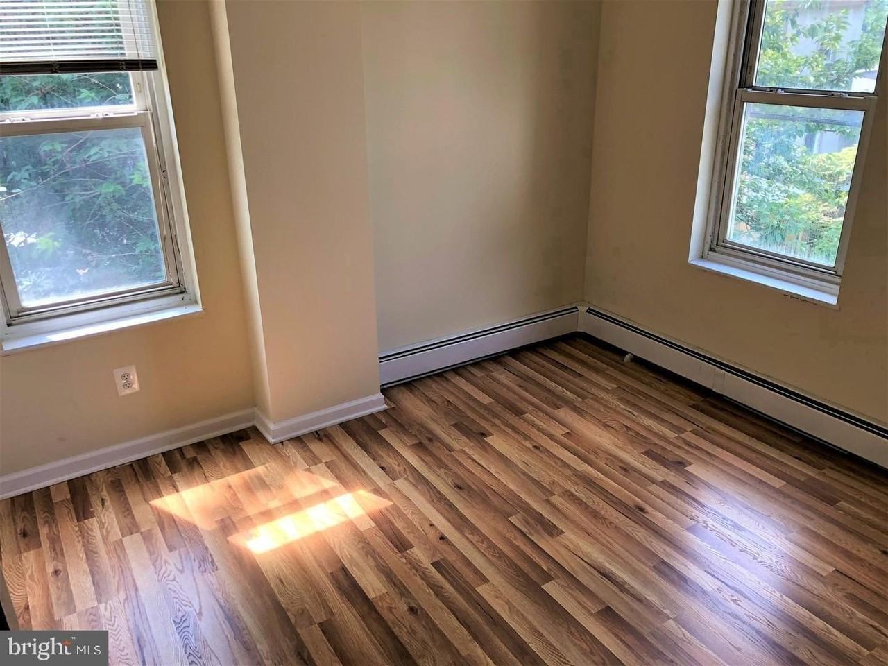 247 Green Ln - Photo 5 of 25