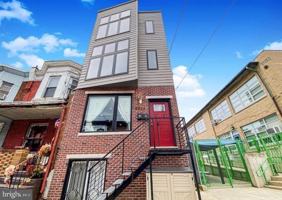 featured image of 2211 Moore St #2