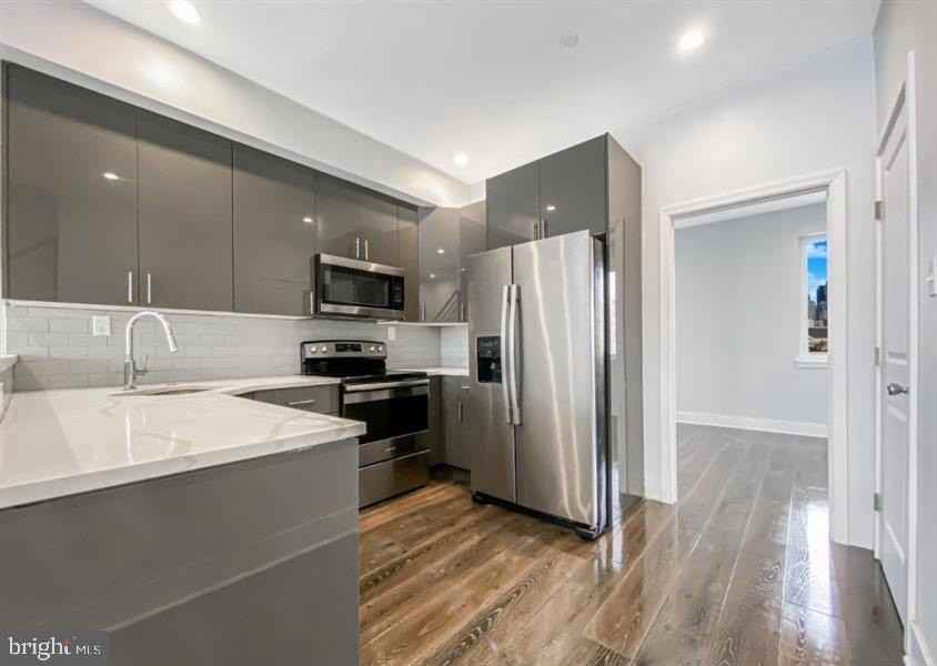 2211 Moore St #2 - Photo 5 of 13