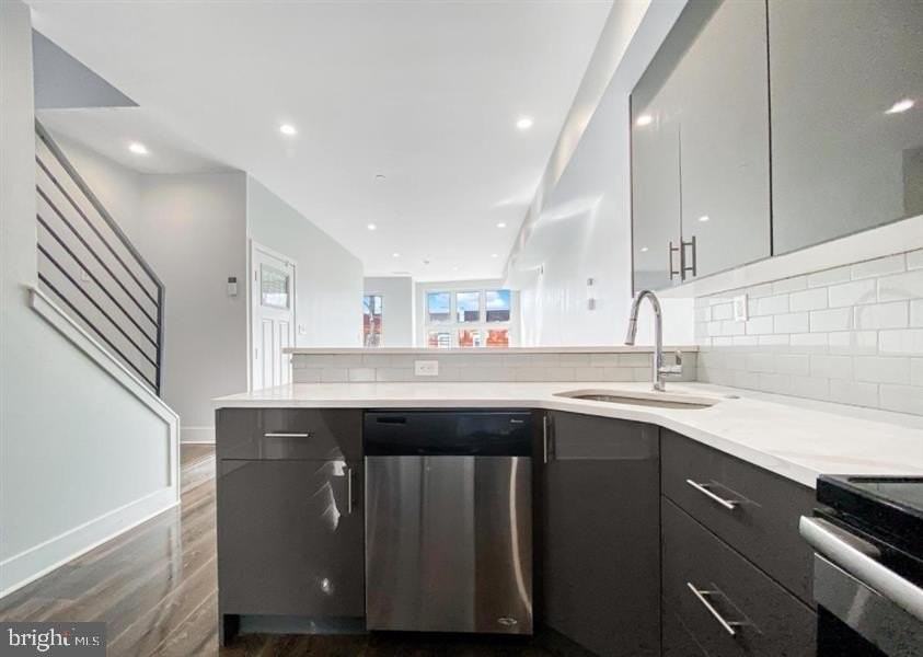2211 Moore St #2 - Photo 6 of 13
