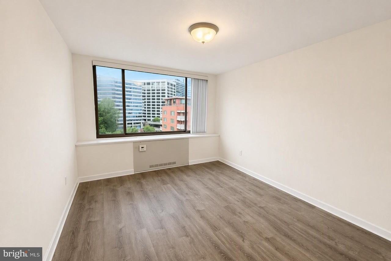 1111 Arlington Blvd #928 - Photo 3 of 15