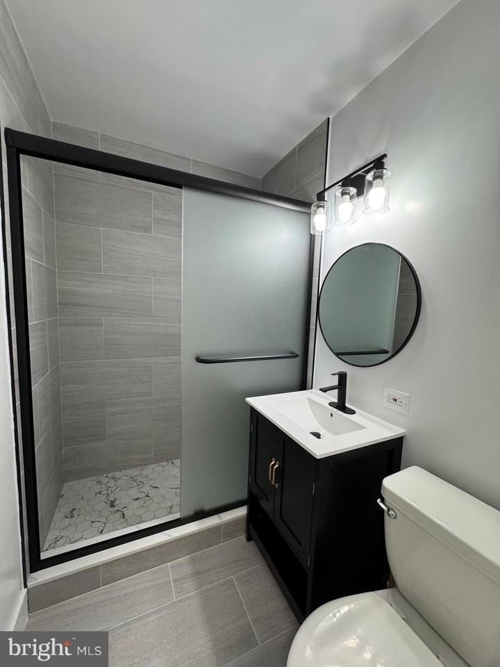 1111 Arlington Blvd #928 - Photo 5 of 15