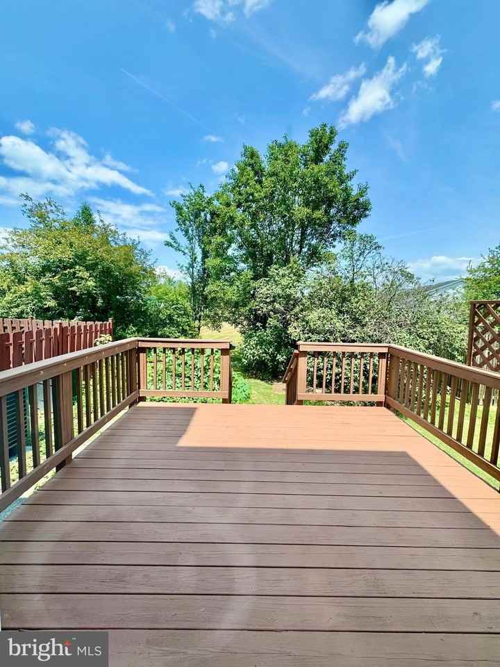 111 Equestrian Dr - Photo 4 of 14