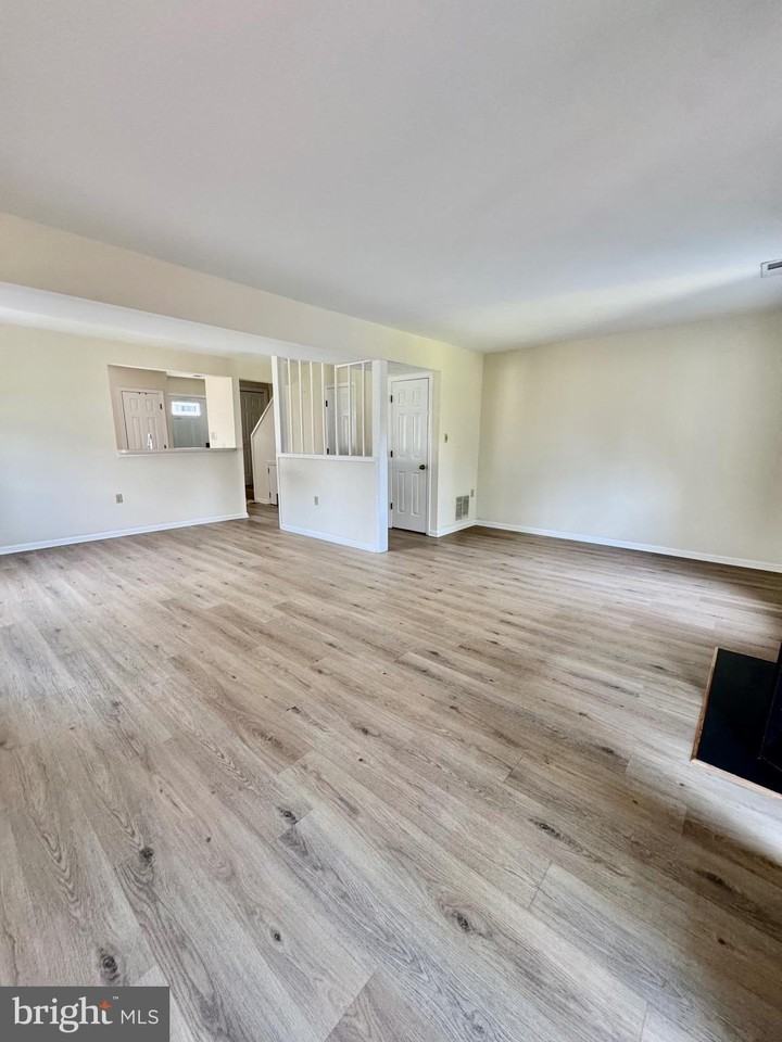 111 Equestrian Dr - Photo 5 of 14