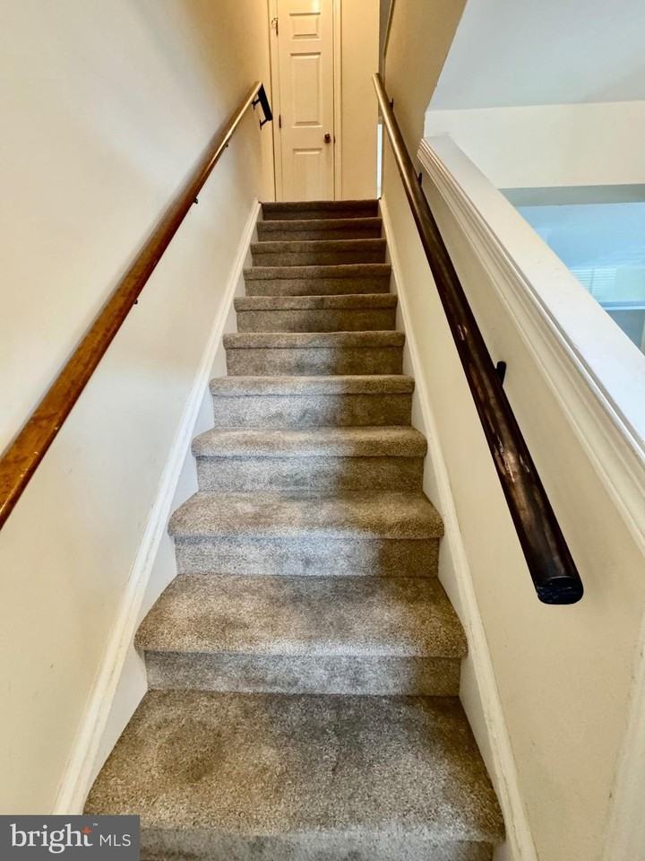 111 Equestrian Dr - Photo 7 of 14