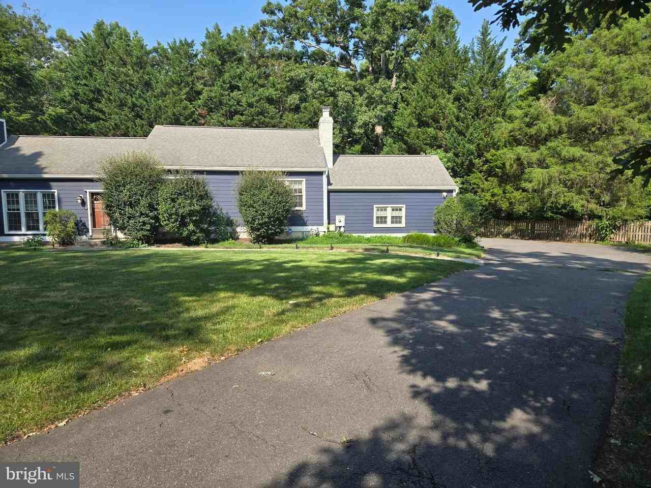 1008 Park St Se - Photo 2 of 49