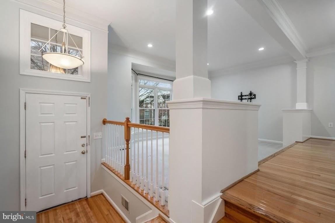 8648 Royal Worcester Ln - Photo 4 of 47