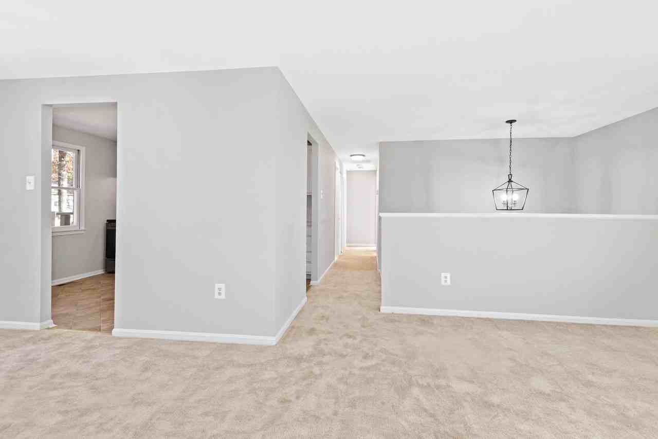 12712 Longleaf Ln - Photo 5 of 33