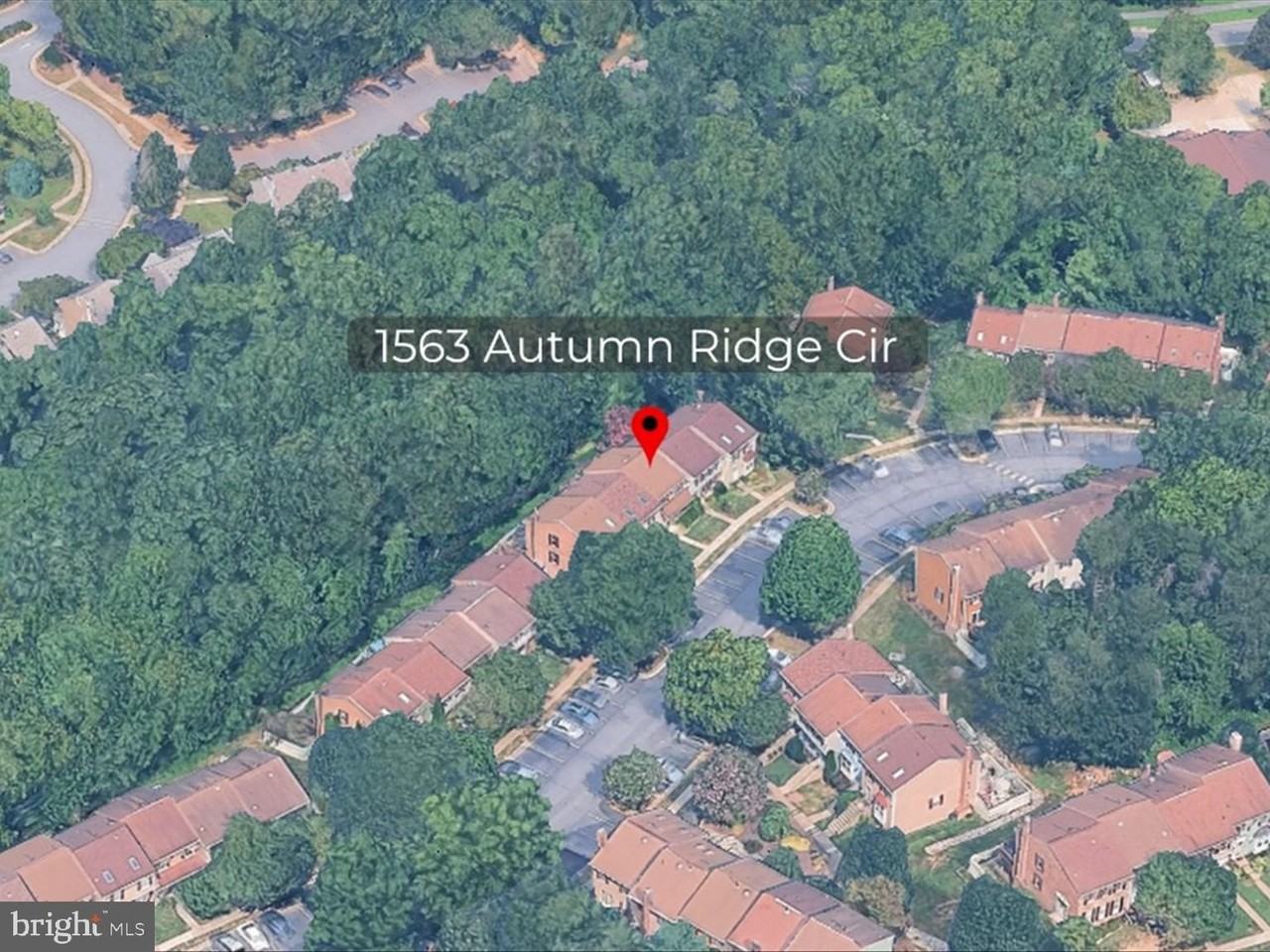 1563 Autumn Ridge Cir - Photo 2 of 26