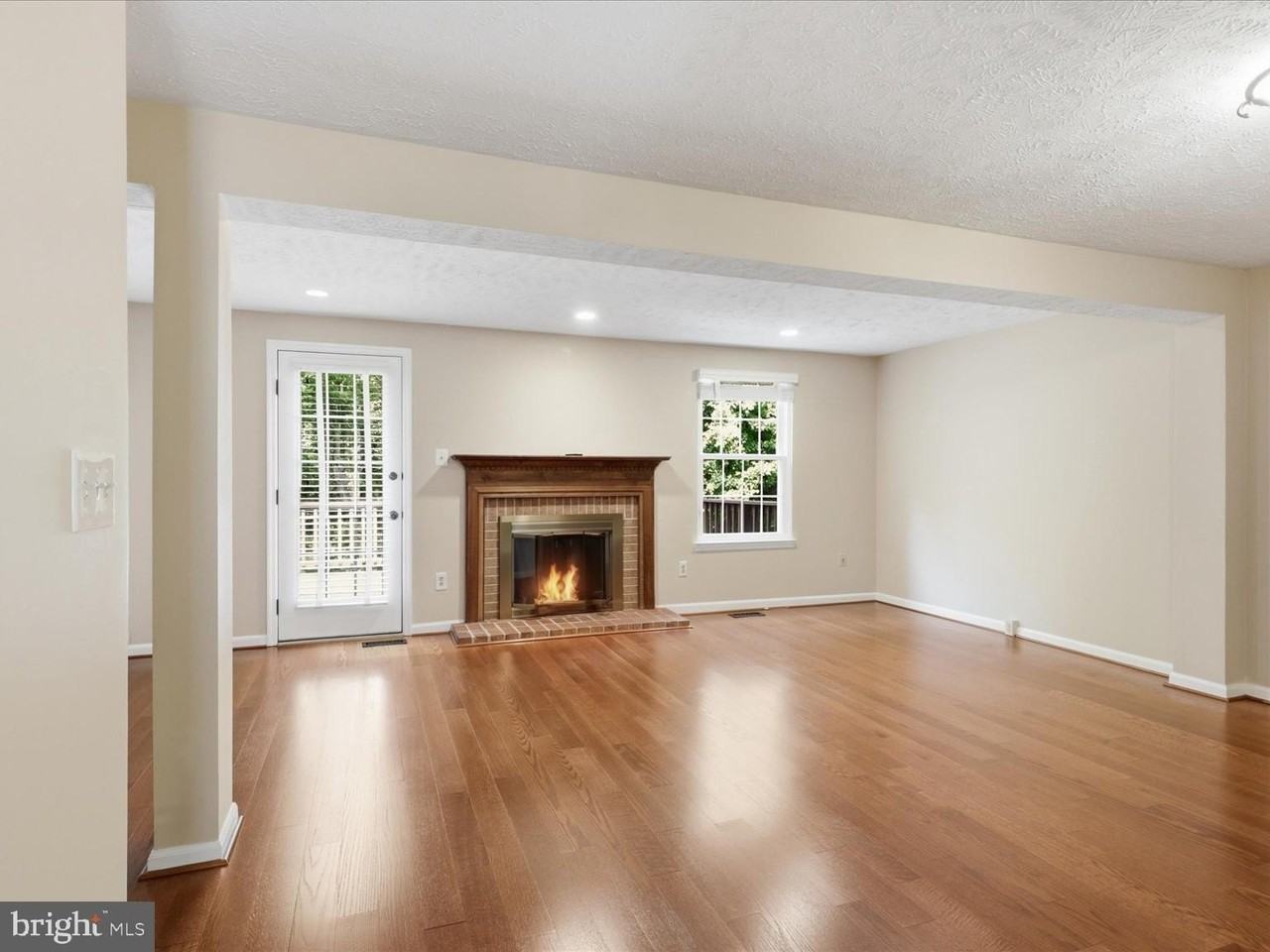 1563 Autumn Ridge Cir - Photo 5 of 26