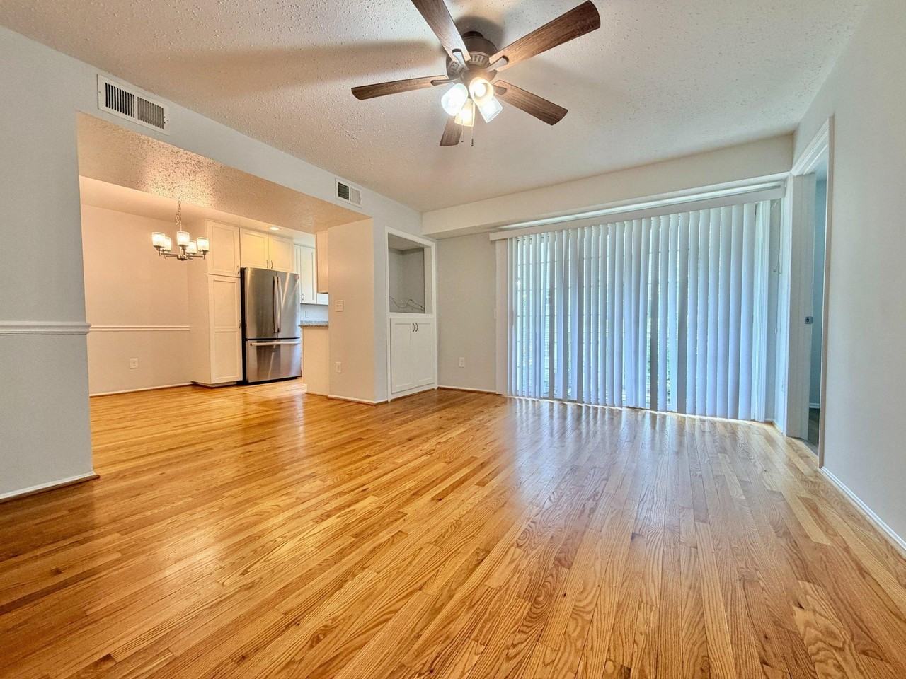 109 Fort Evans Rd Se #C - Photo 4 of 23