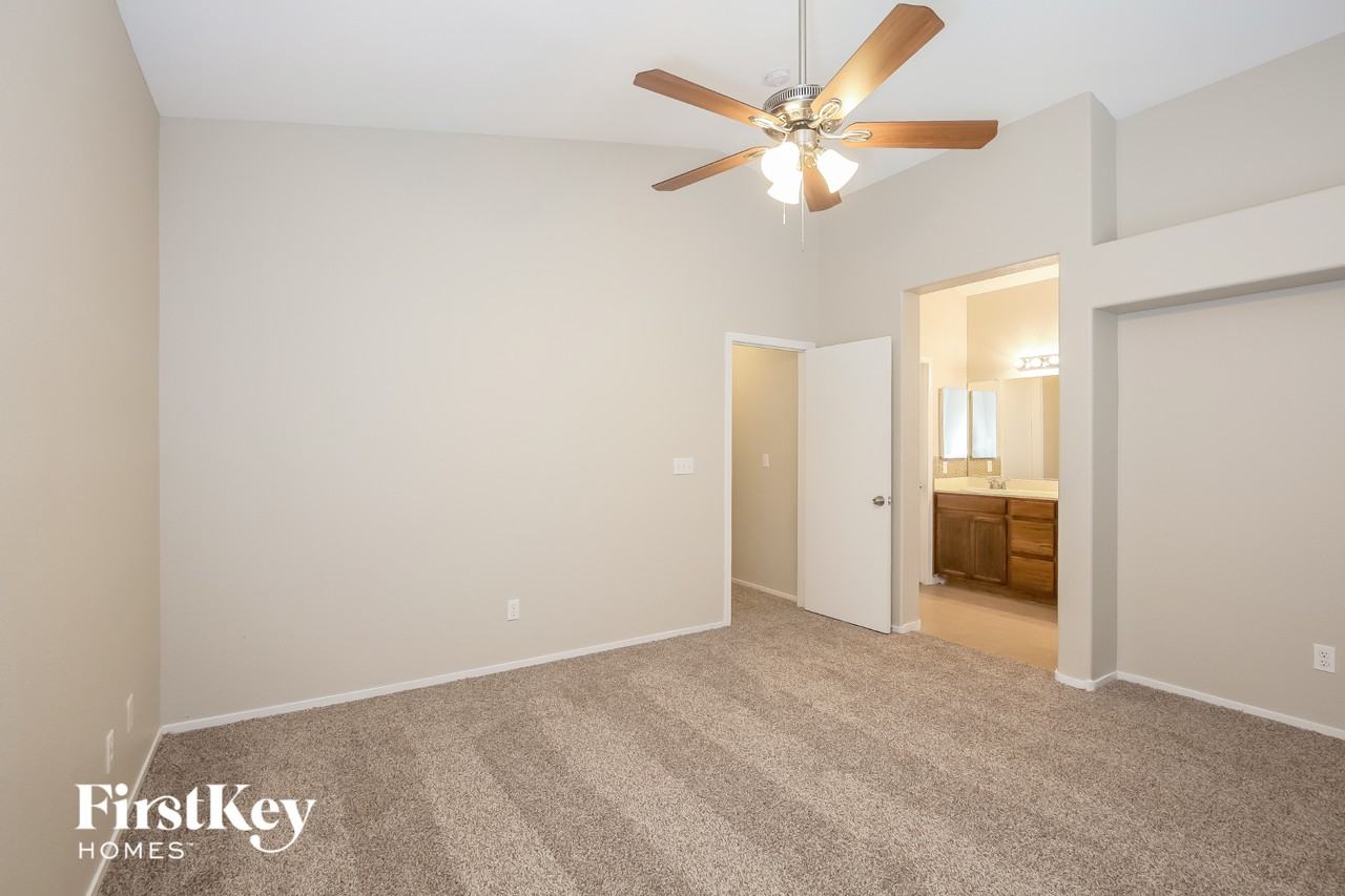 5313 Fall Meadows Ave - Photo 7 of 15