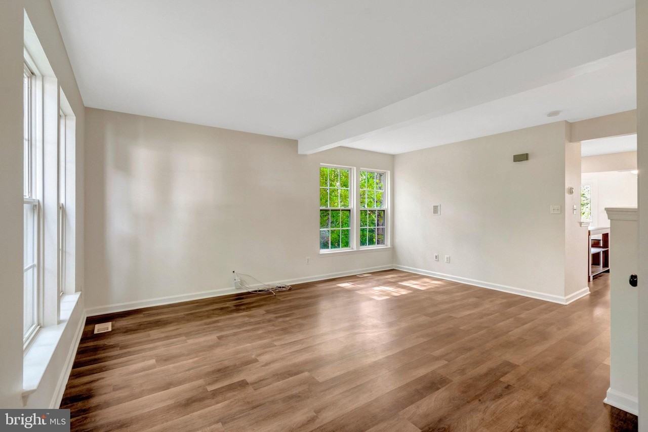 7057 Sauvage Ln - Photo 5 of 50