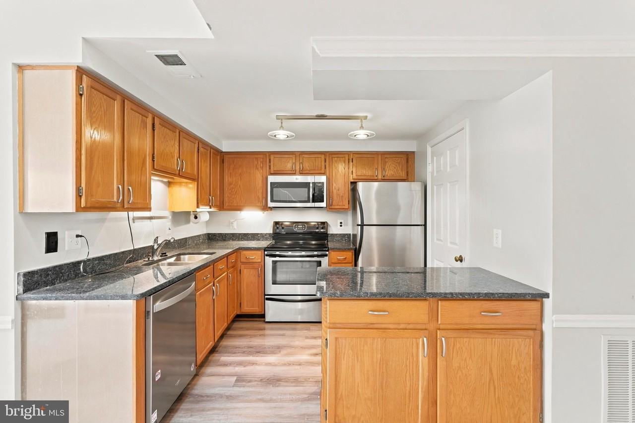 12287 Wadsworth Way - Photo 7 of 26