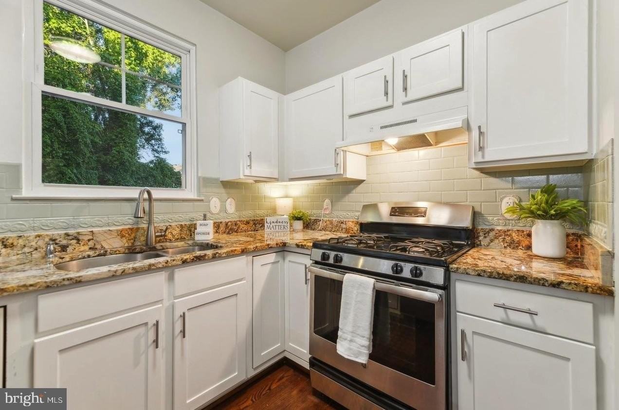 3942 Hartlake St - Photo 6 of 30
