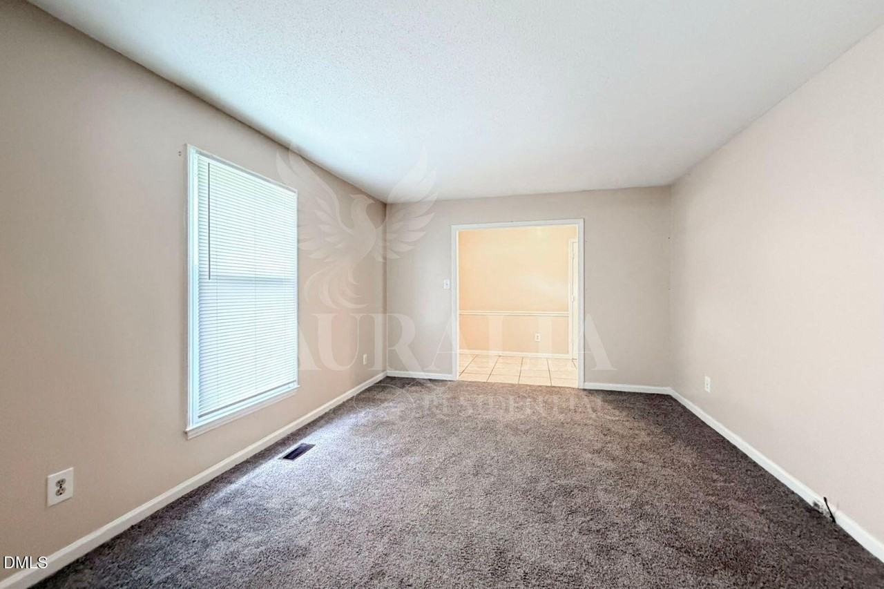 1408 Imperial Dr - Photo 5 of 16