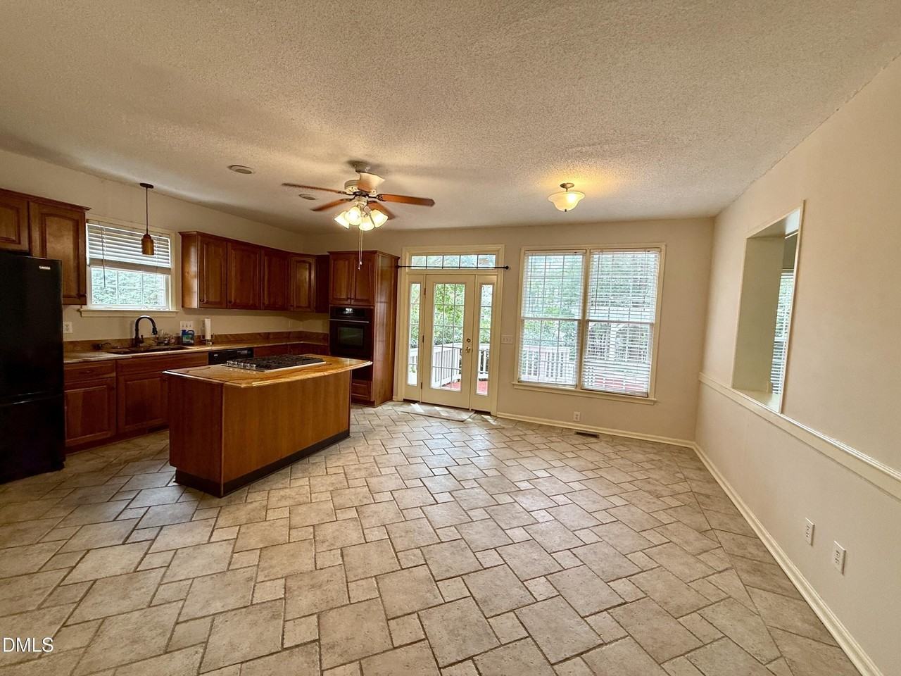 110 Palmer Meadow Ct - Photo 7 of 25