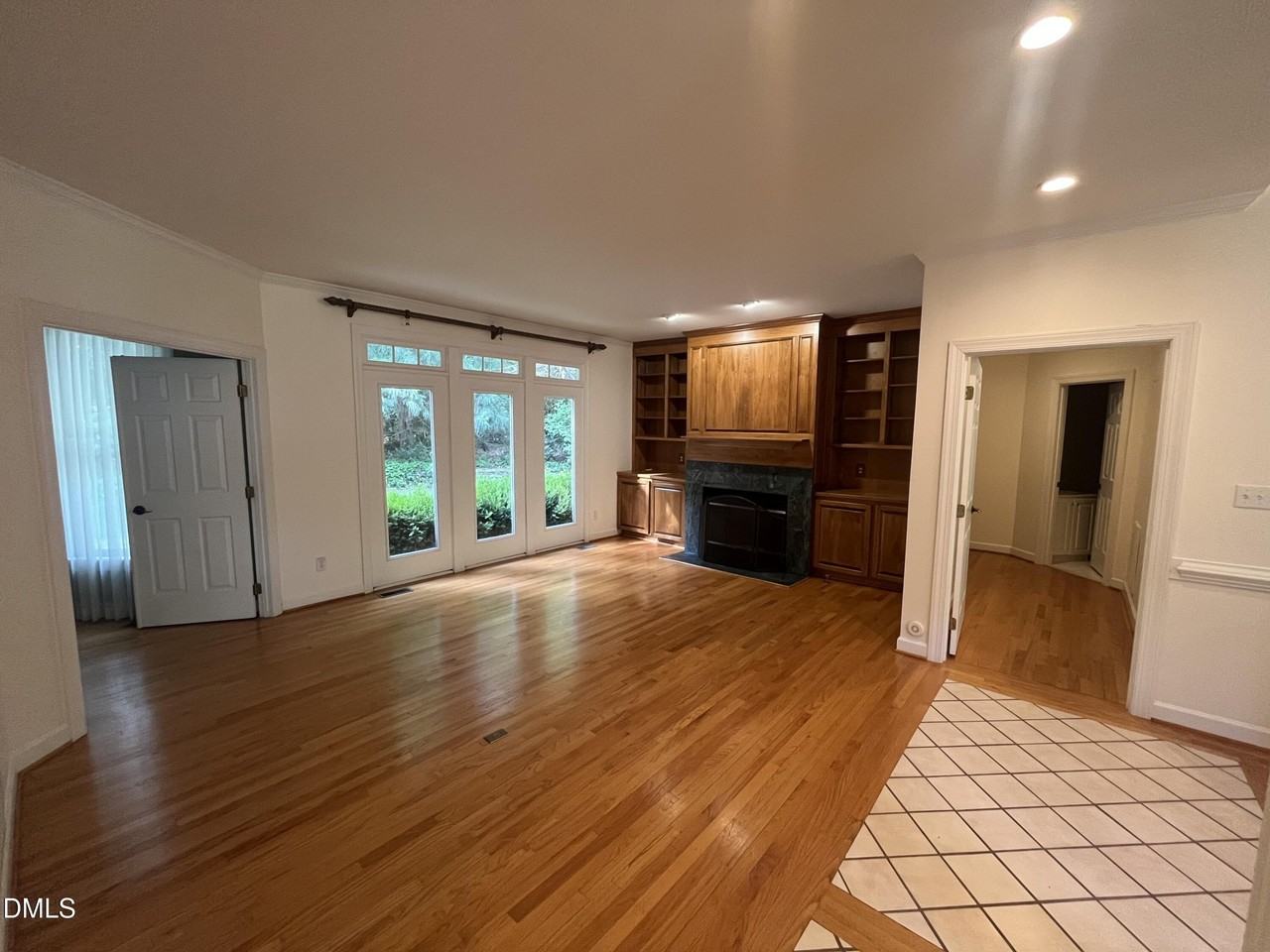 205 Berry Hill Dr - Photo 3 of 43