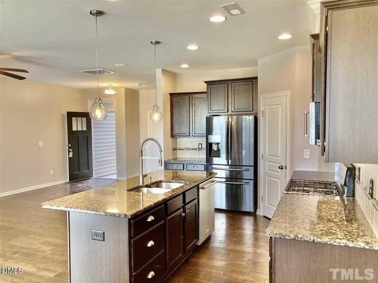 213 Churment Ct - Photo 5 of 23