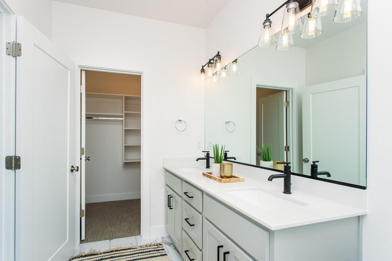 815 S Black Alder Dr - Photo 5 of 13