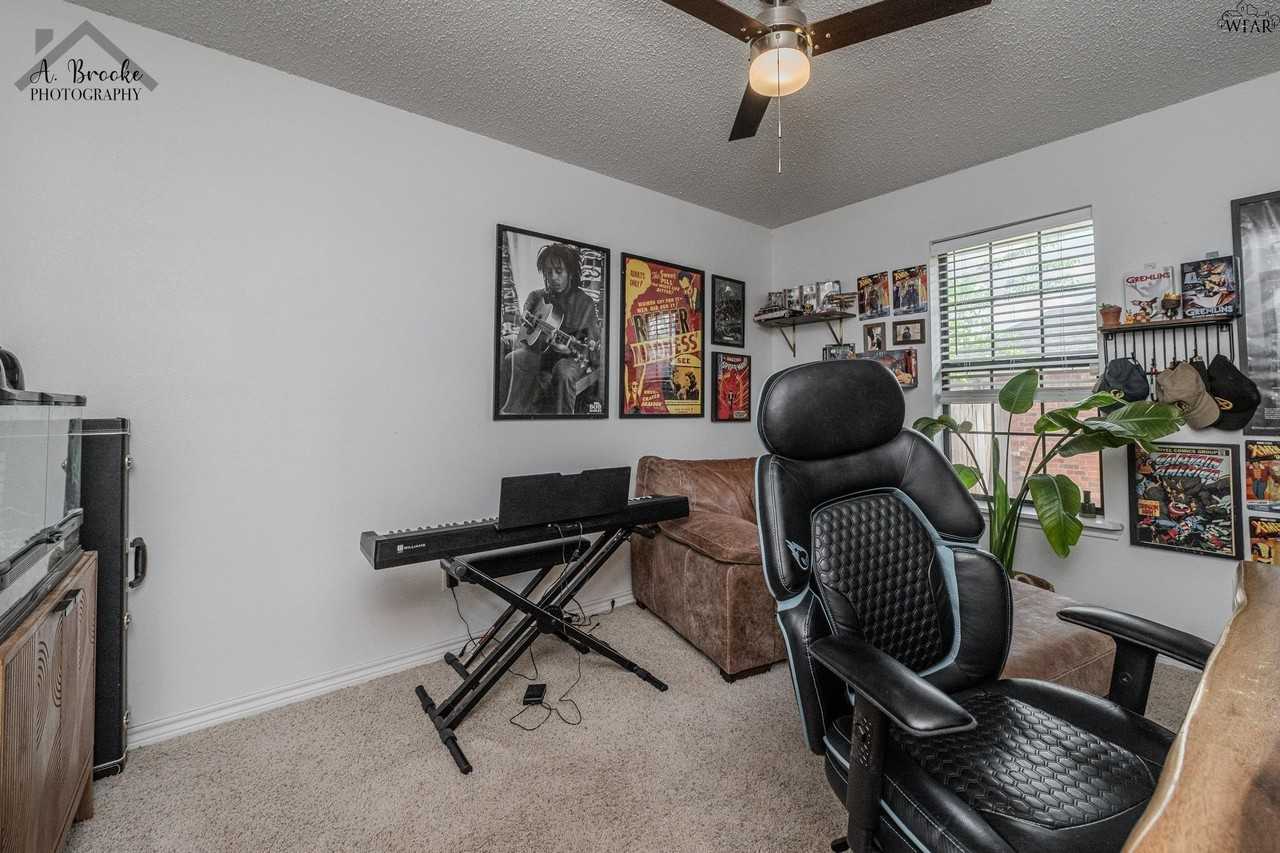 1505 City View Dr - Photo 7 of 30