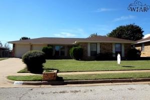 featured image of 4714 Lois Ln